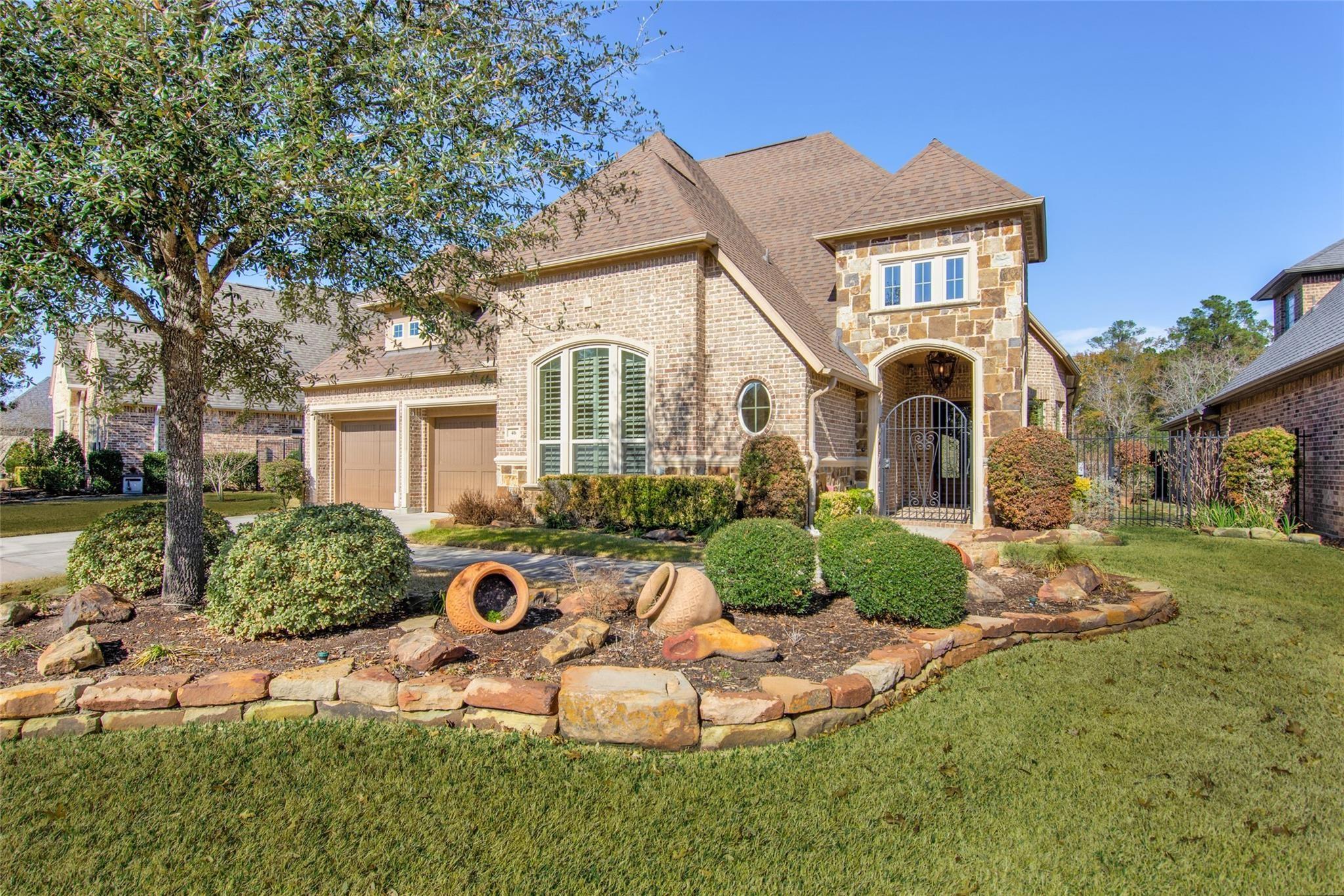 46 Lake Voyageur Drive