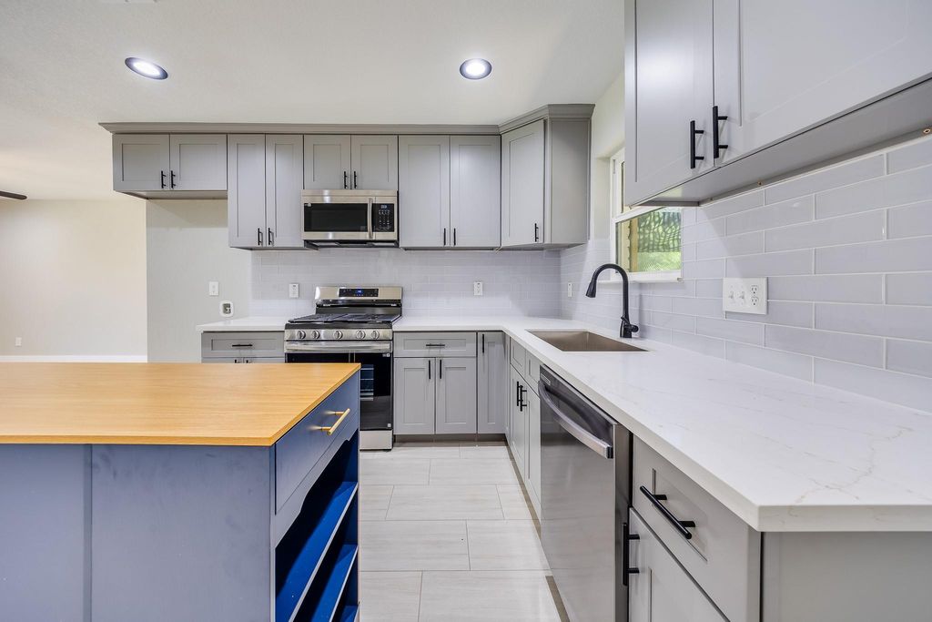 Photo of 6201 Carew Street, Houston, TX 77074 (MLS # 12803056)