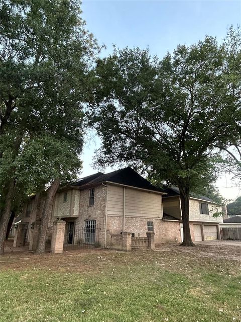 Photo of 11819 Glenway Drive, Houston, TX 77070 (MLS # 39993766) Photo of 11819 Glenway Drive, Houston, TX 77070 (MLS # 39993766)