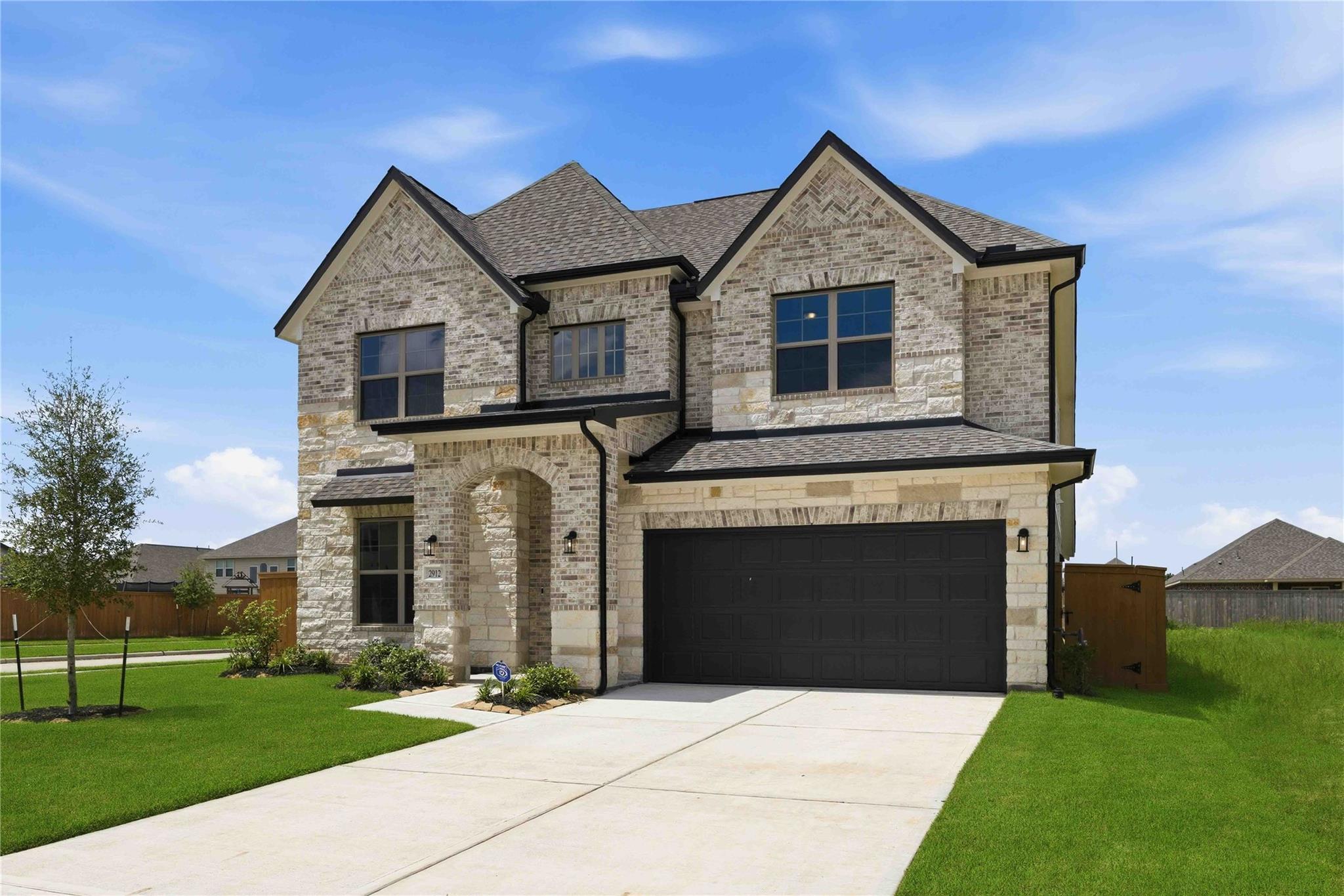 2912 Golden Dust Drive
