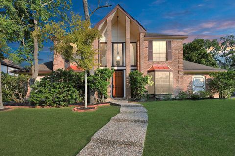 Photo of 15811 Brook Forest Drive, Houston, TX 77059 (MLS # 36729251)