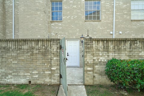Condo For Sale - 6500 Sands Point Drive #110<br/> Houston, TX 77074
