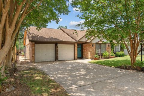 Photo of 6318 Leaf Arbor Drive, Houston, TX 77092 (MLS # 508360)