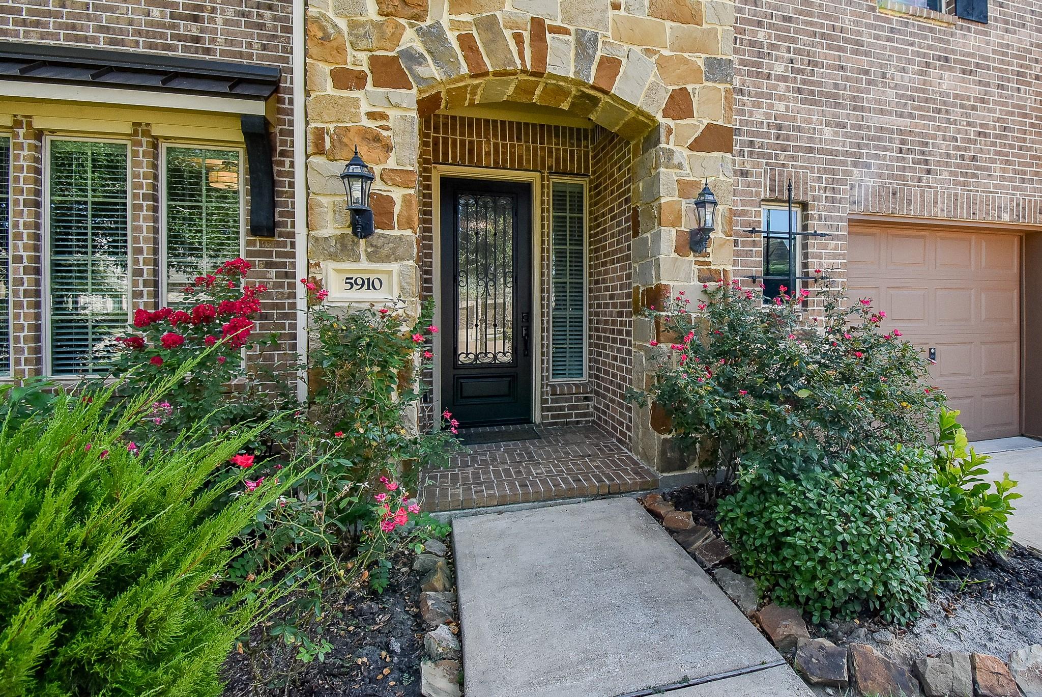 5910 Diamond Shadow Court