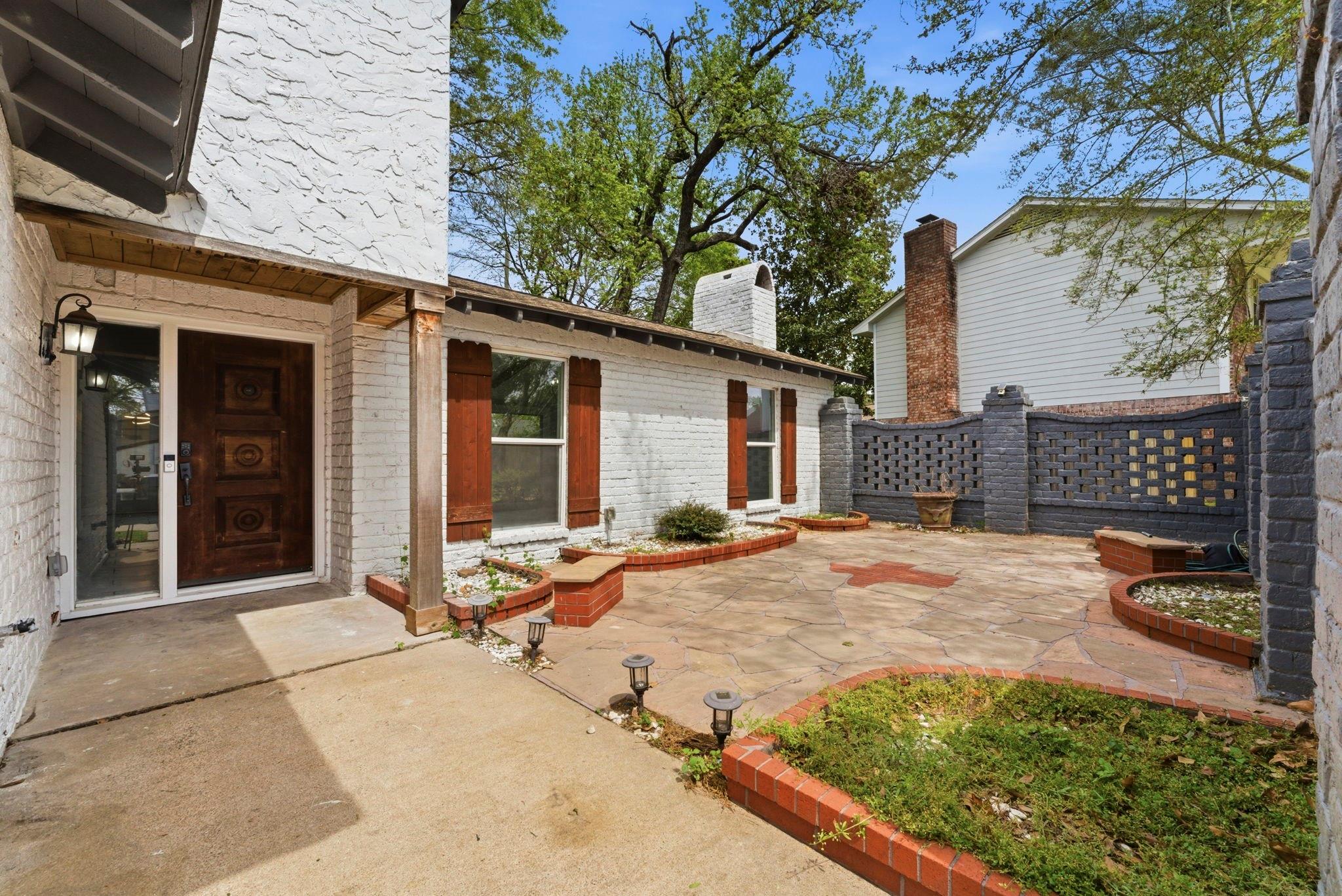 206 W North Hill Drive