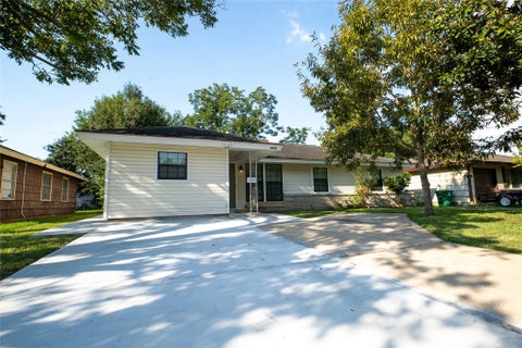 Photo of 8535 Dillon Street, Houston, TX 77061 (MLS # 75870266)