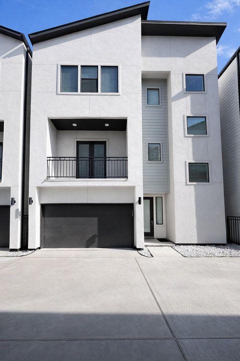Photo of 10806 Warwana Road #C, Houston, TX 77043 (MLS # 11643349)