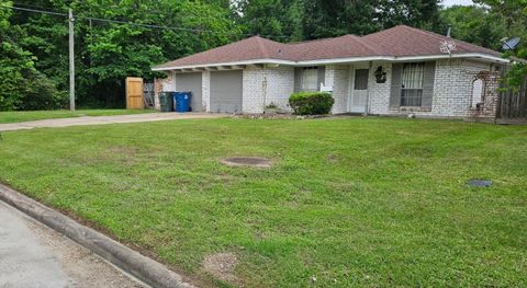 Photo of 206 W Mitchell Road, Houston, TX 77037 (MLS # 69018913)
