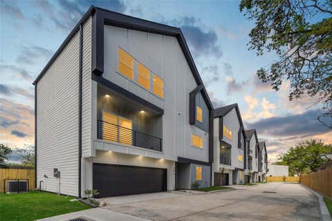 Photo of 870 W Little York Road #C, Houston, TX 77091 (MLS # 20206491)