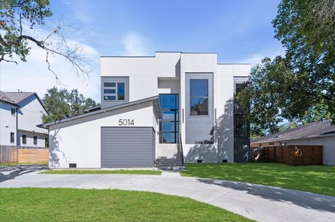 Photo of 5014 N Braeswood Boulevard, Houston, TX 77096 (MLS # 51583942)
