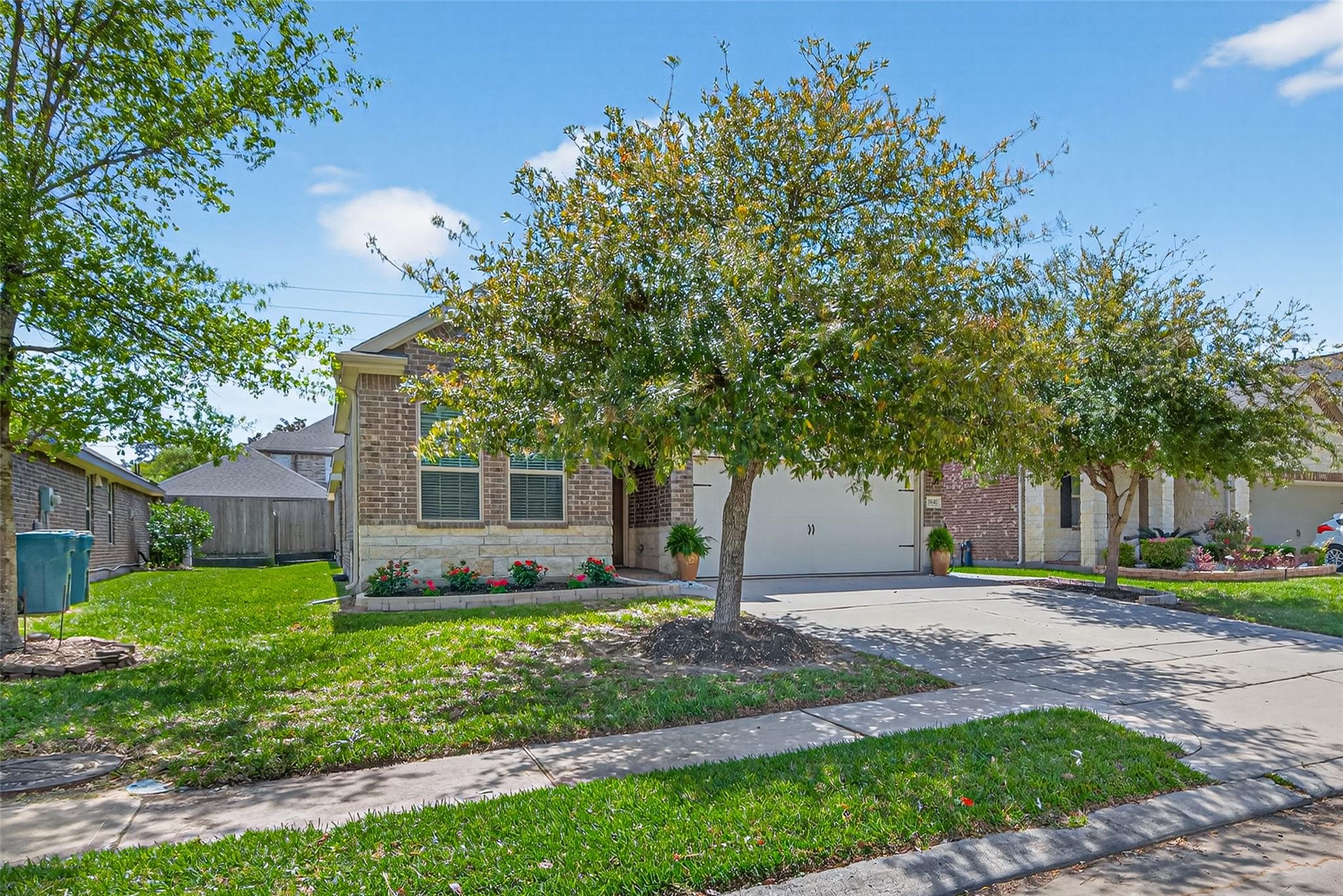 8542 Lighthouse Lake Lane