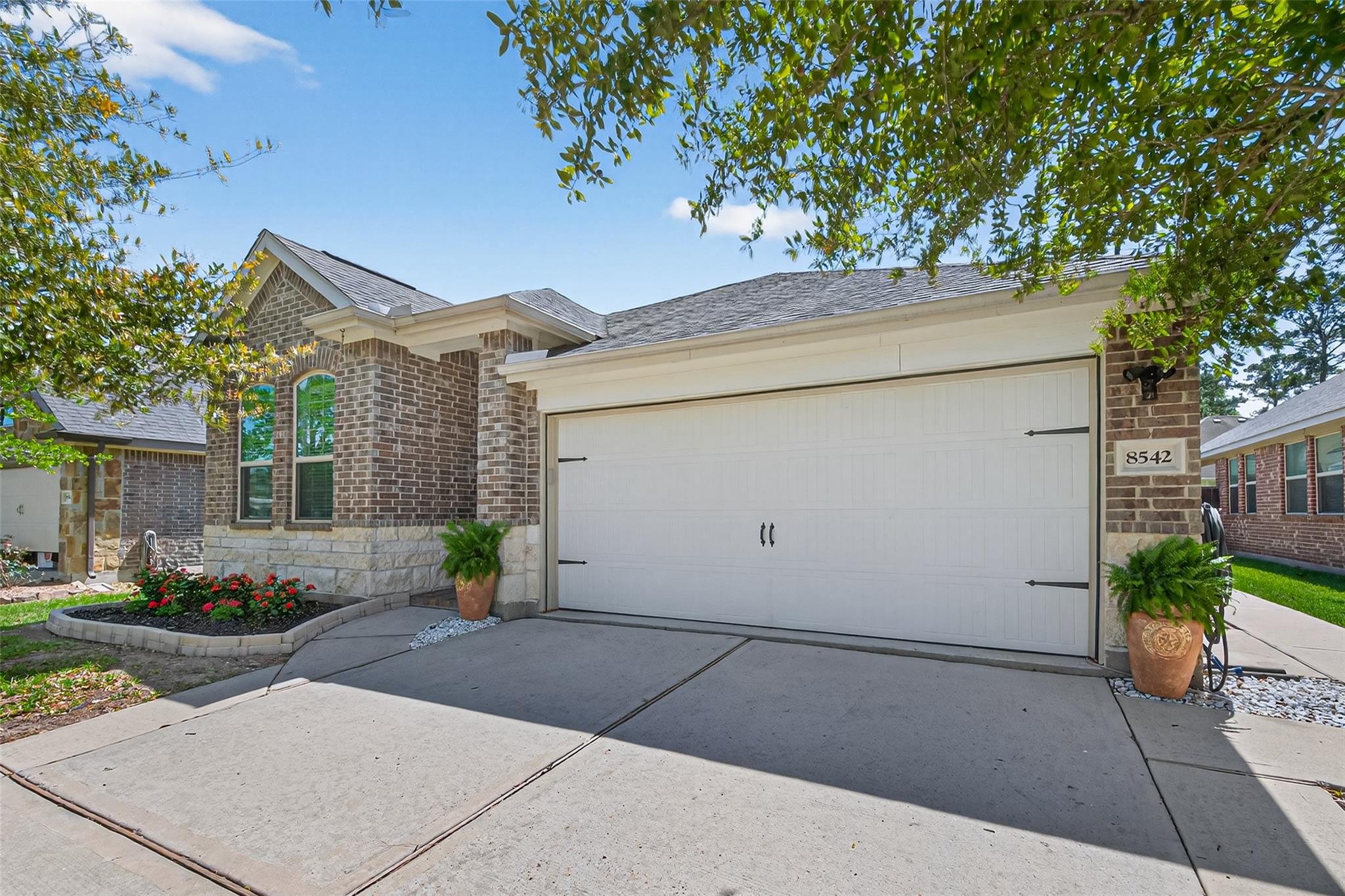 8542 Lighthouse Lake Lane