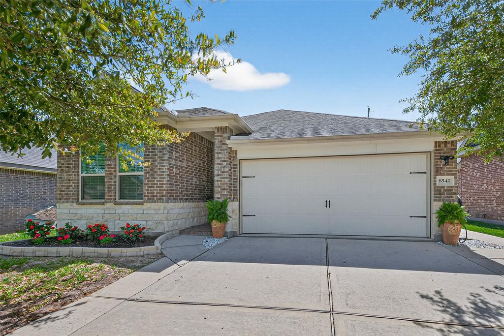 Photo of 8542 Lighthouse Lake Lane, Humble, TX 77346 (MLS # 64008689)