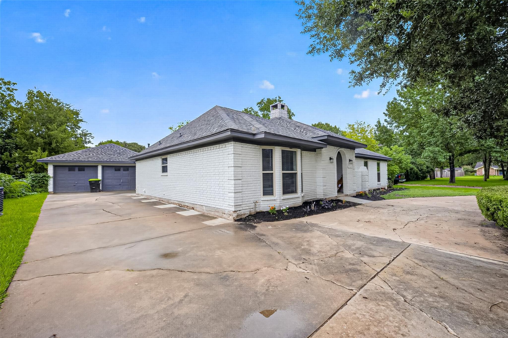 1704 Mulberry Dr