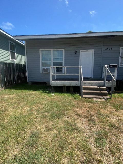 Photo of 5523 Avenue O 1/2 #East, Galveston, TX 77551 (MLS # 42427782)