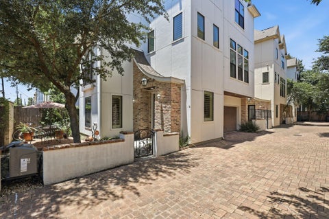 Photo of 1009 W 24th Street #A, Houston, TX 77008 (MLS # 40925014)