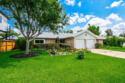 Photo of 10426 Alcott Drive, Houston, TX 77043 (MLS # 89232338)