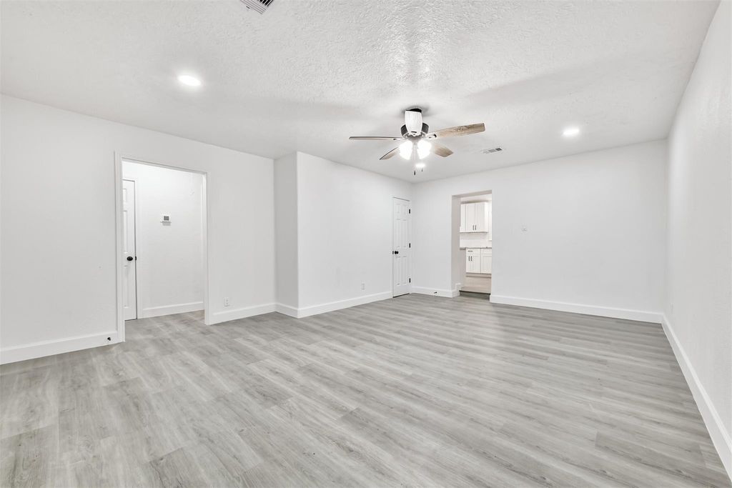 Photo of 2121 County Road 892, Alvin, TX 77511 (MLS # 85026190)