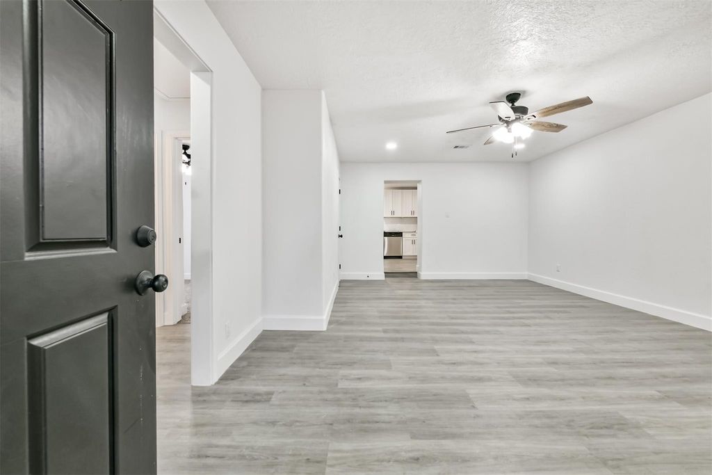 Photo of 2121 County Road 892, Alvin, TX 77511 (MLS # 85026190)