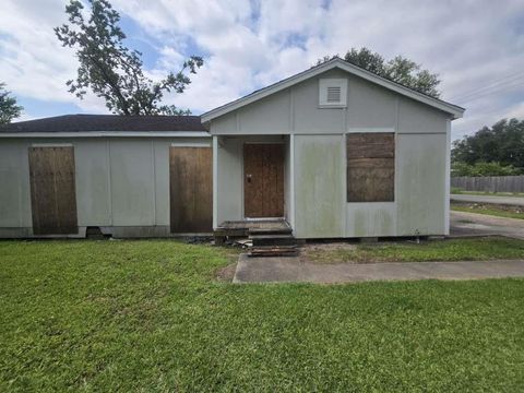 Photo of 7502 Bywood Street, Houston, TX 77028 (MLS # 85221036)