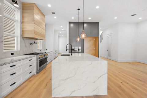 Photo of 1315 Waverly Street, Houston, TX 77008 (MLS # 16708729)