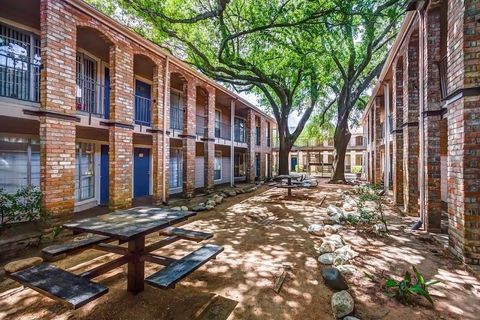 Photo of 480 W Parker Road #59, Houston, TX 77091 (MLS # 32805469)