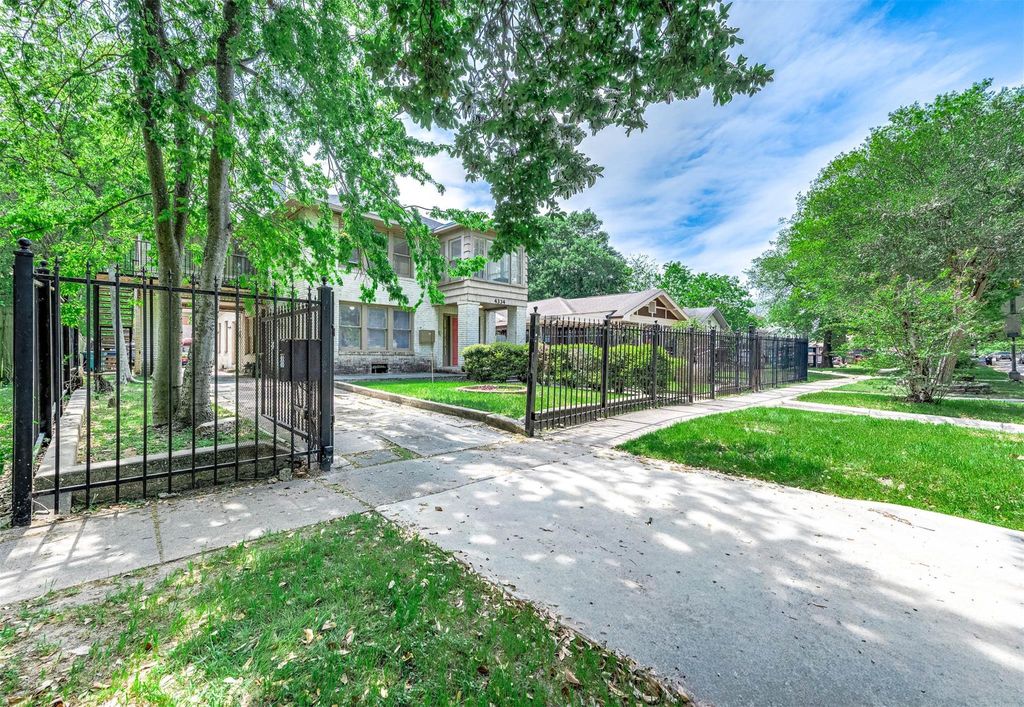 Photo of 4334 Polk Street, Houston, TX 77023 (MLS # 75032942)