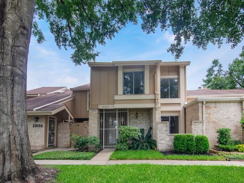 Photo of 11624 Village Place Drive #327, Houston, TX 77077 (MLS # 18099460) Photo of 11624 Village Place Drive #327, Houston, TX 77077 (MLS # 18099460)