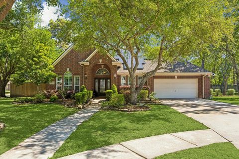 Photo of 803 Woodcrest Drive, Friendswood, TX 77546 (MLS # 24072222)