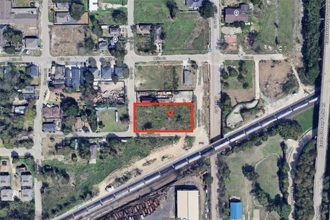 Photo of 1703 Jensen Drive, Houston, TX 77026 (MLS # 43483537)