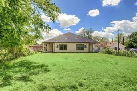 Tiny photo for 3621 Fuqua Street #B, Houston, TX 77047 (MLS # 39439740)