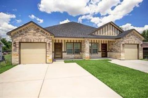 Photo of 3621 Fuqua Street #B, Houston, TX 77047 (MLS # 39439740)