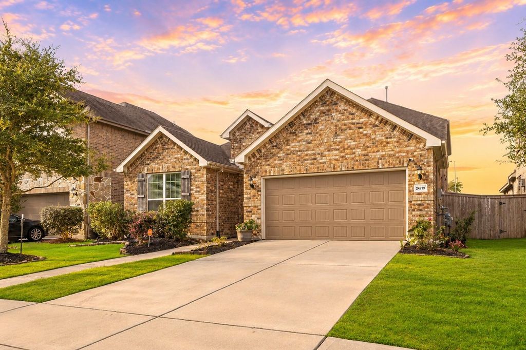Photo of 24719 Harbor Terrace Lane, Richmond, TX 77406 (MLS # 33430434)
