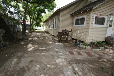 1265 Morris Street Houston TX 77009