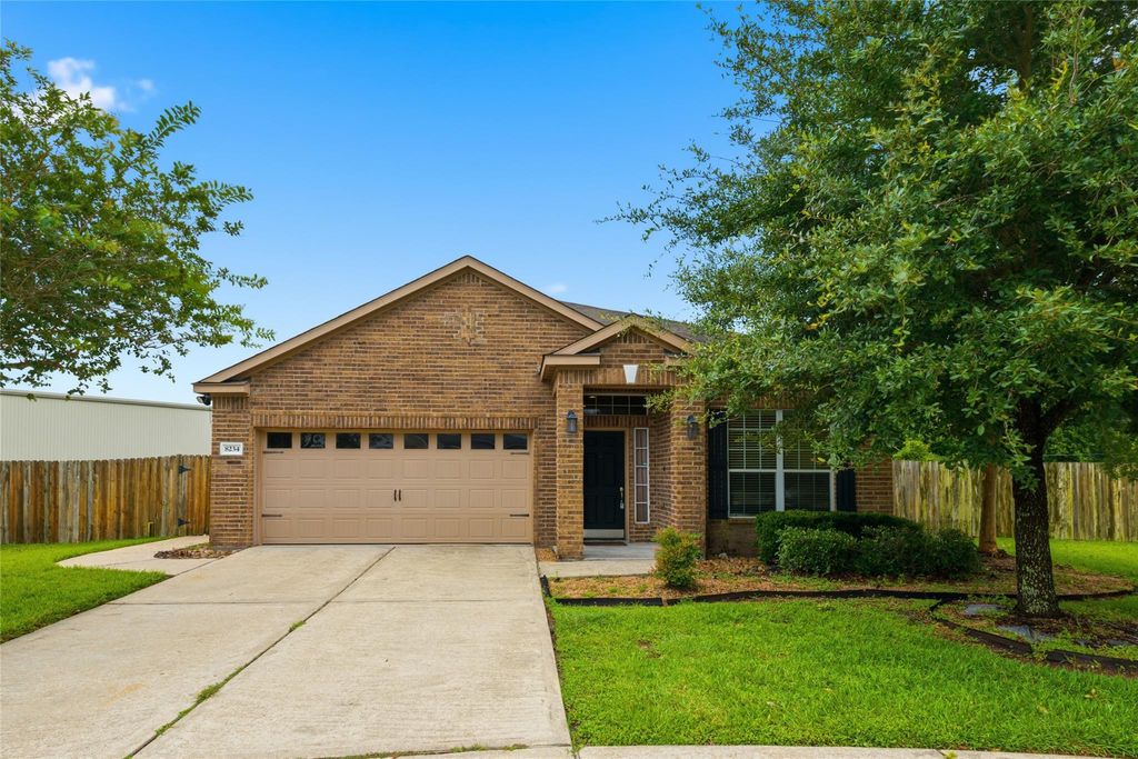 Photo of 8234 Hall View Drive, Houston, TX 77075 (MLS # 5648038)