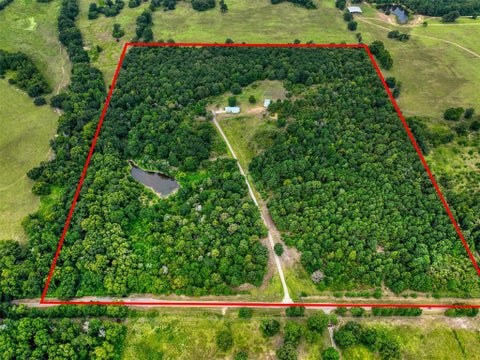 Photo of 1722 Anderson County Road 432 Road, Palestine, TX 75803 (MLS # 34815791)