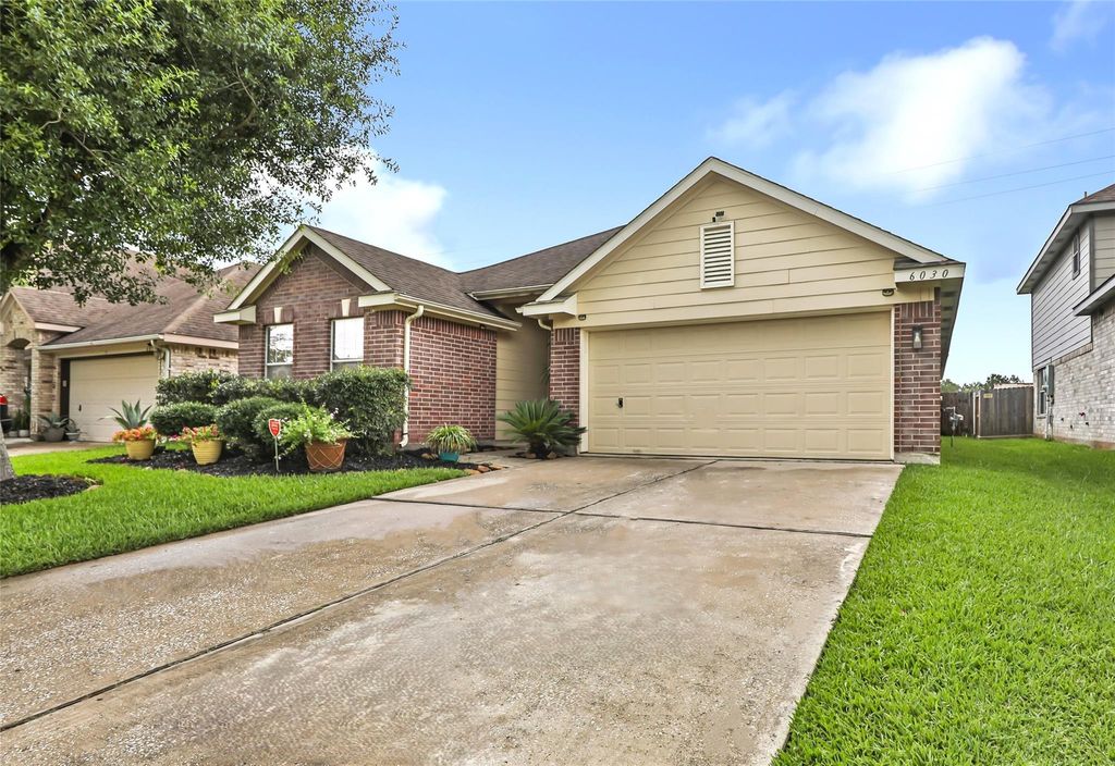 Photo of 6030 Sandy Creek Drive, Baytown, TX 77523 (MLS # 12084148)