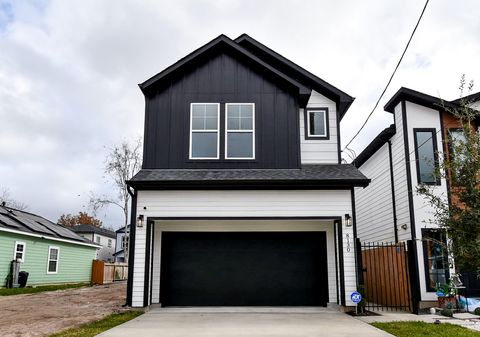 Tiny photo for 8130 Sunnyhill Street, Houston, TX 77088 (MLS # 14739837)