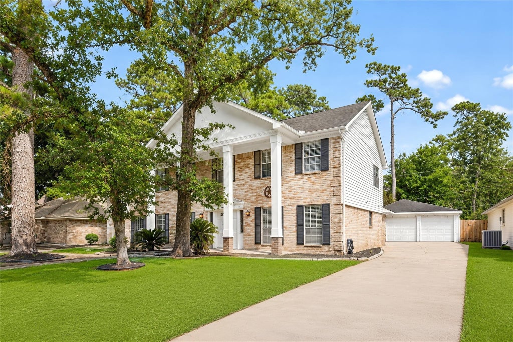 Photo of 5407 Old Lodge Drive, Houston, TX 77066 (MLS # 33777532)
