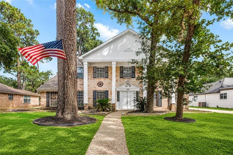 Photo of 5407 Old Lodge Drive, Houston, TX 77066 (MLS # 33777532)