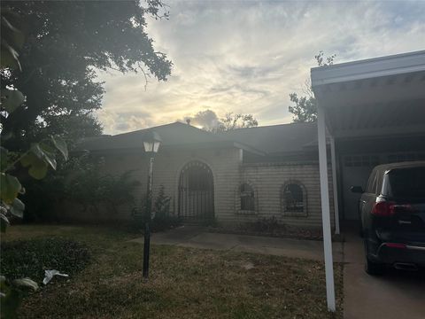 Photo of 10627 Castleton Street, Houston, TX 77016 (MLS # 3123200) Photo of 10627 Castleton Street, Houston, TX 77016 (MLS # 3123200)