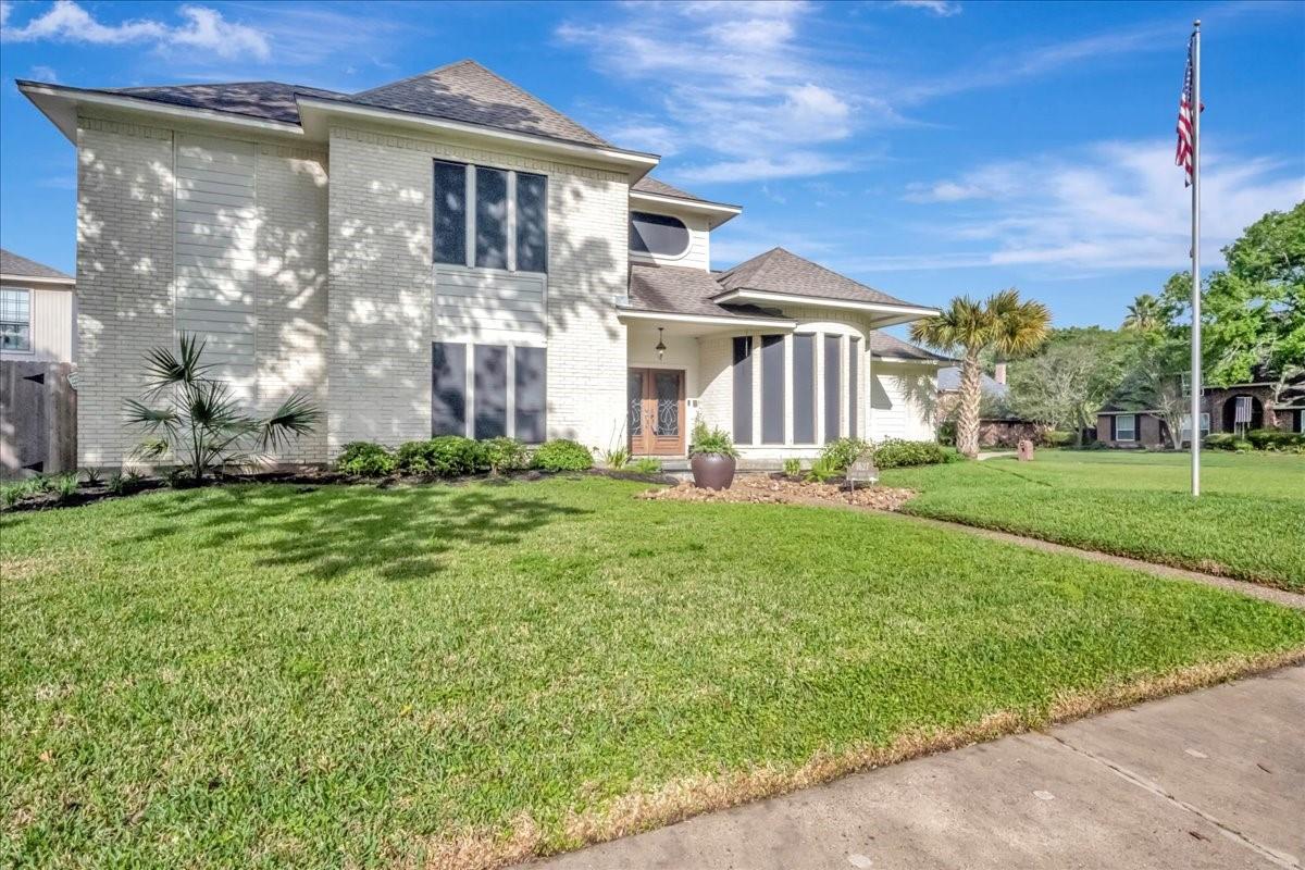 1627 Lake Bluff Drive