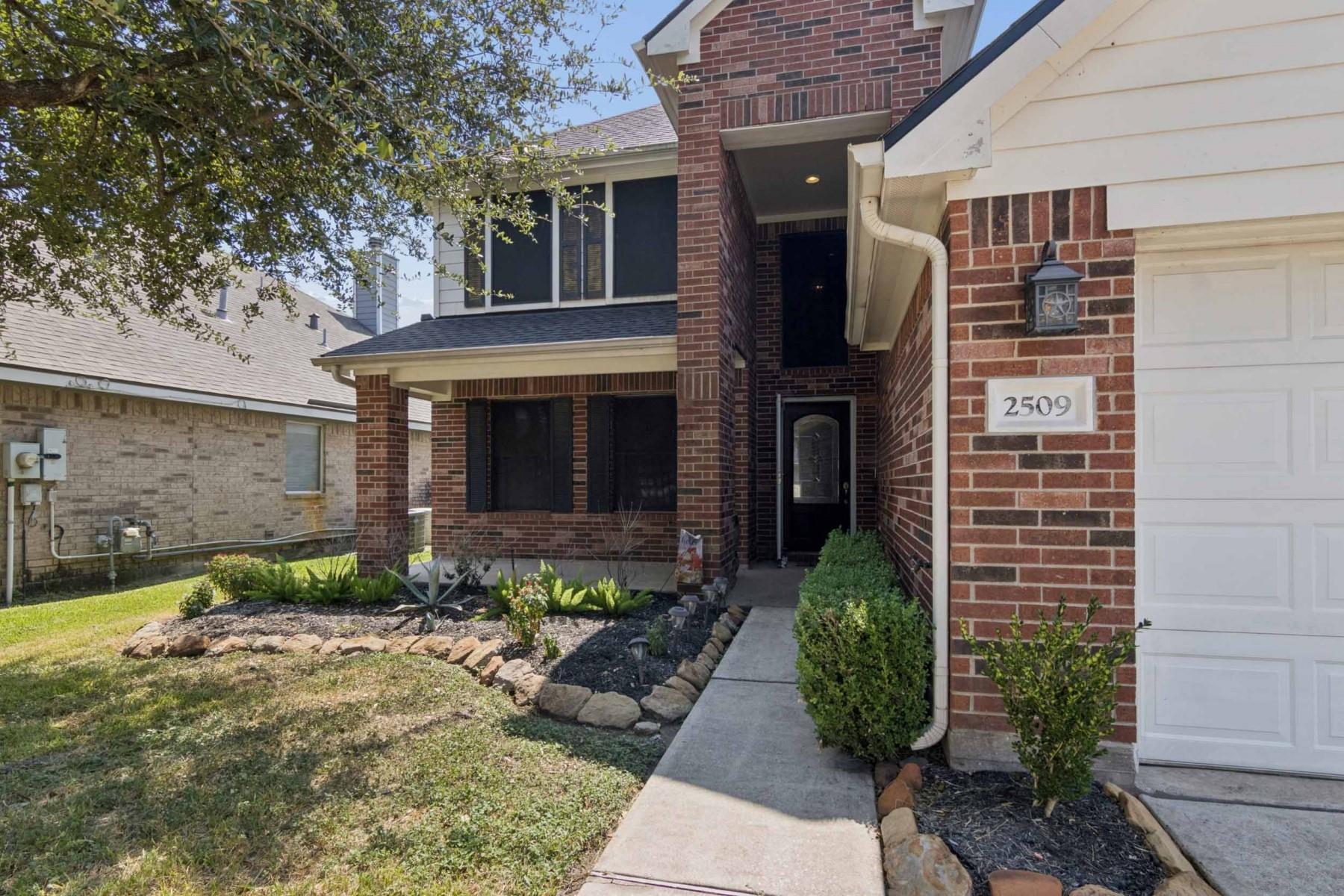 2509 Artesia Drive