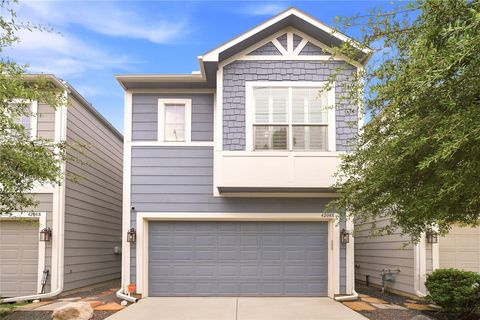 Photo of 4208 Koehler Street #B, Houston, TX 77007 (MLS # 78416651)