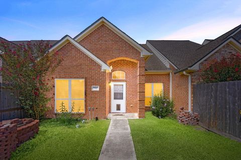 Photo of 1811 Leisure Court, Pasadena, TX 77504 (MLS # 28257479)