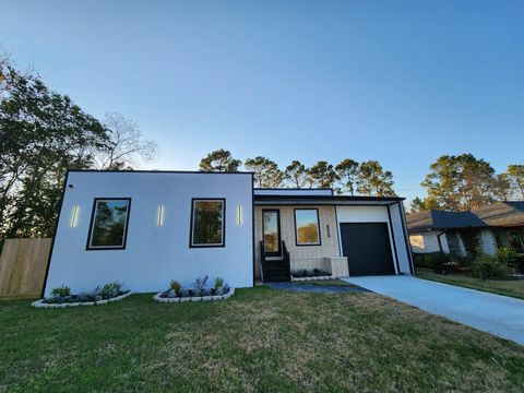 Photo of 12107 Haroldson Forest Drive, Houston, TX 77044 (MLS # 68615958)