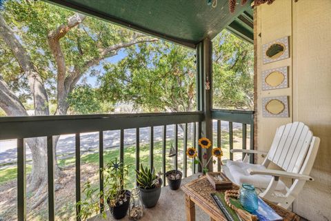 Photo of 1516 Bay Area Boulevard #B8, Houston, TX 77058 (MLS # 86545936)