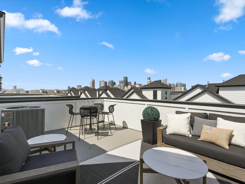 Photo of 2214 Dennis Street, Houston, TX 77004 (MLS # 64937174)