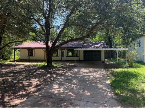 Photo of 110 Briarwood Drive, Shepherd, TX 77371 (MLS # 19874871)