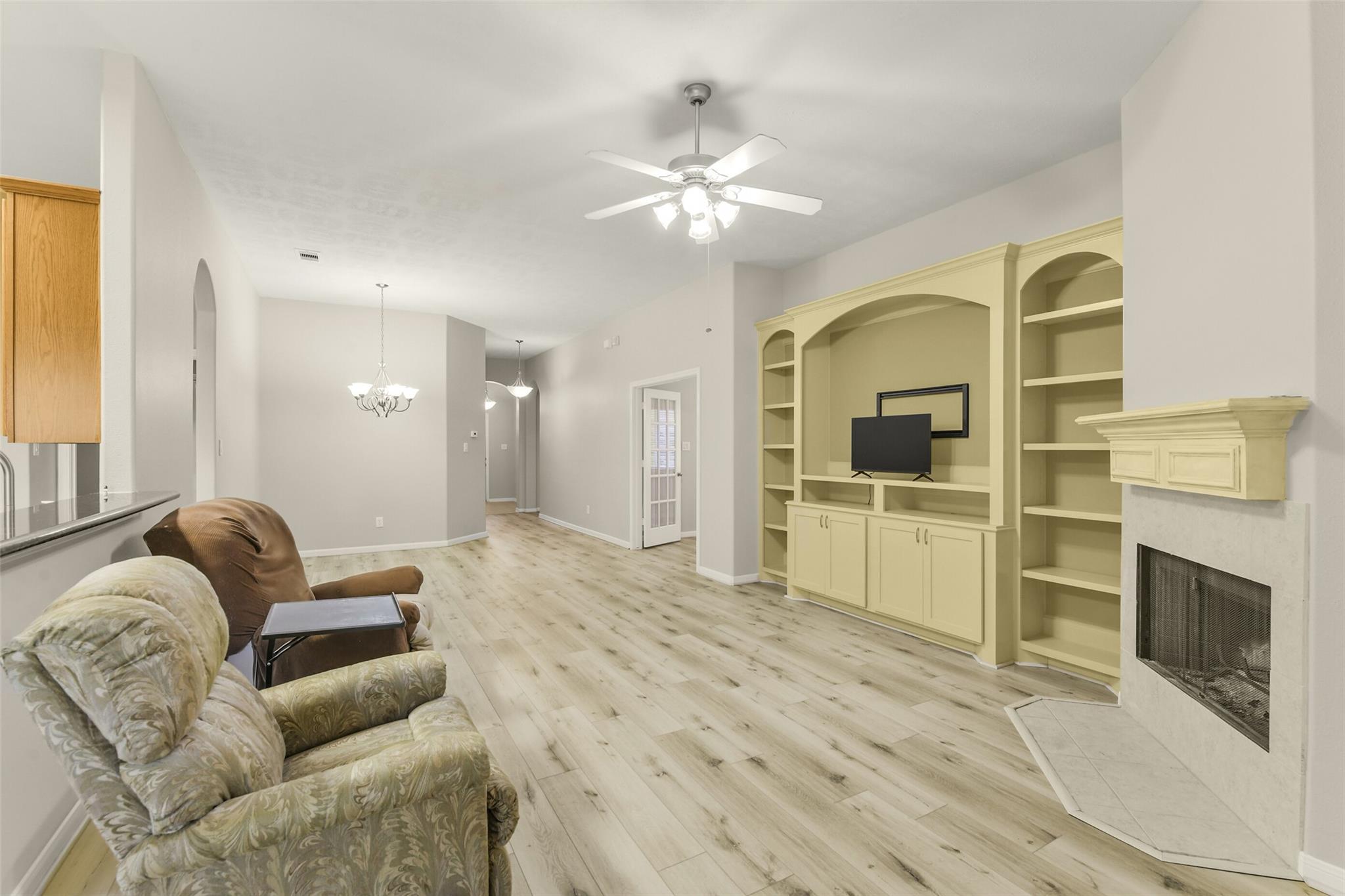 15951 W Bellefontaine Way